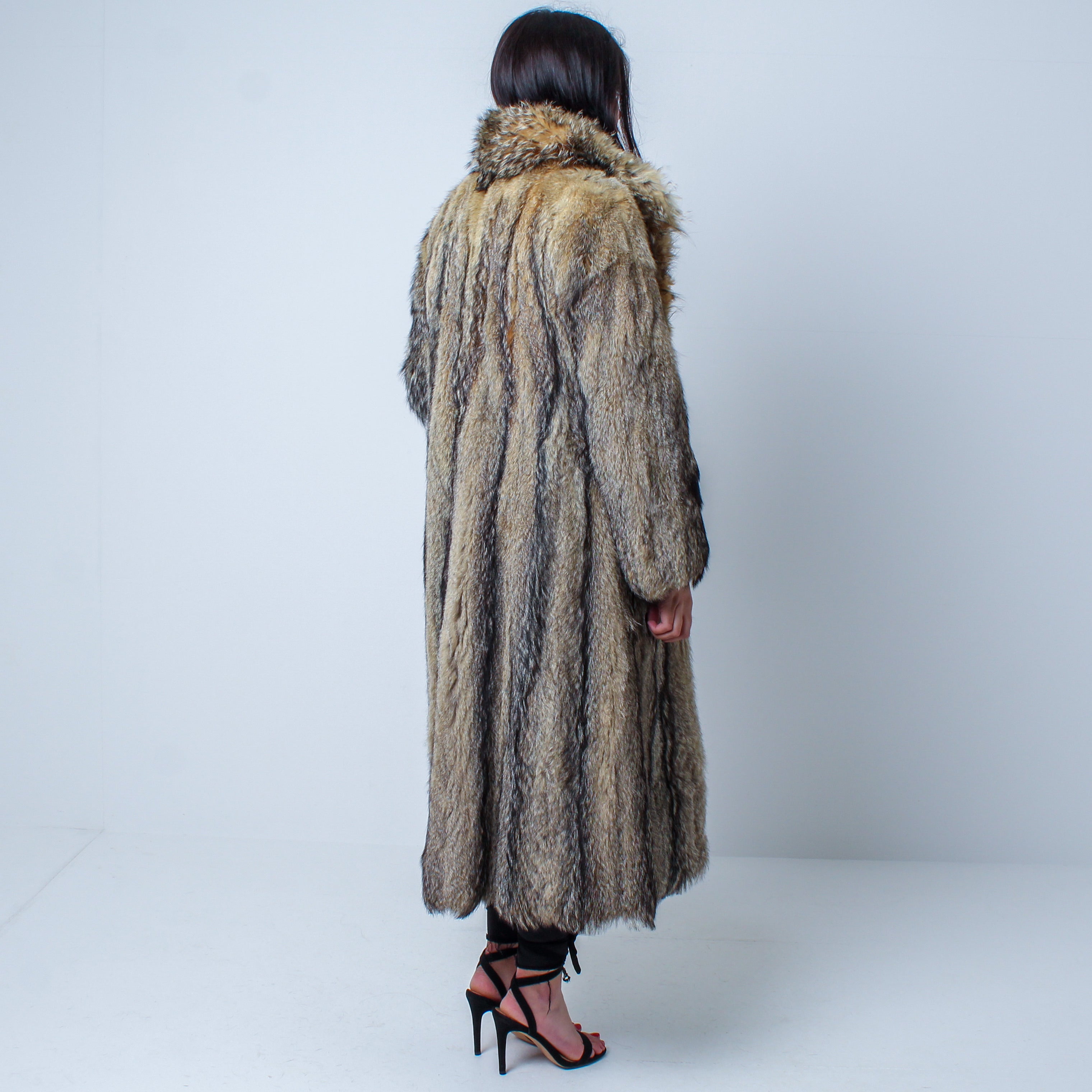 Women’s Incredible Full Length Vintage Natural Real Coyote Fur Coat Size: Medium-XL Women’s UK 12-16