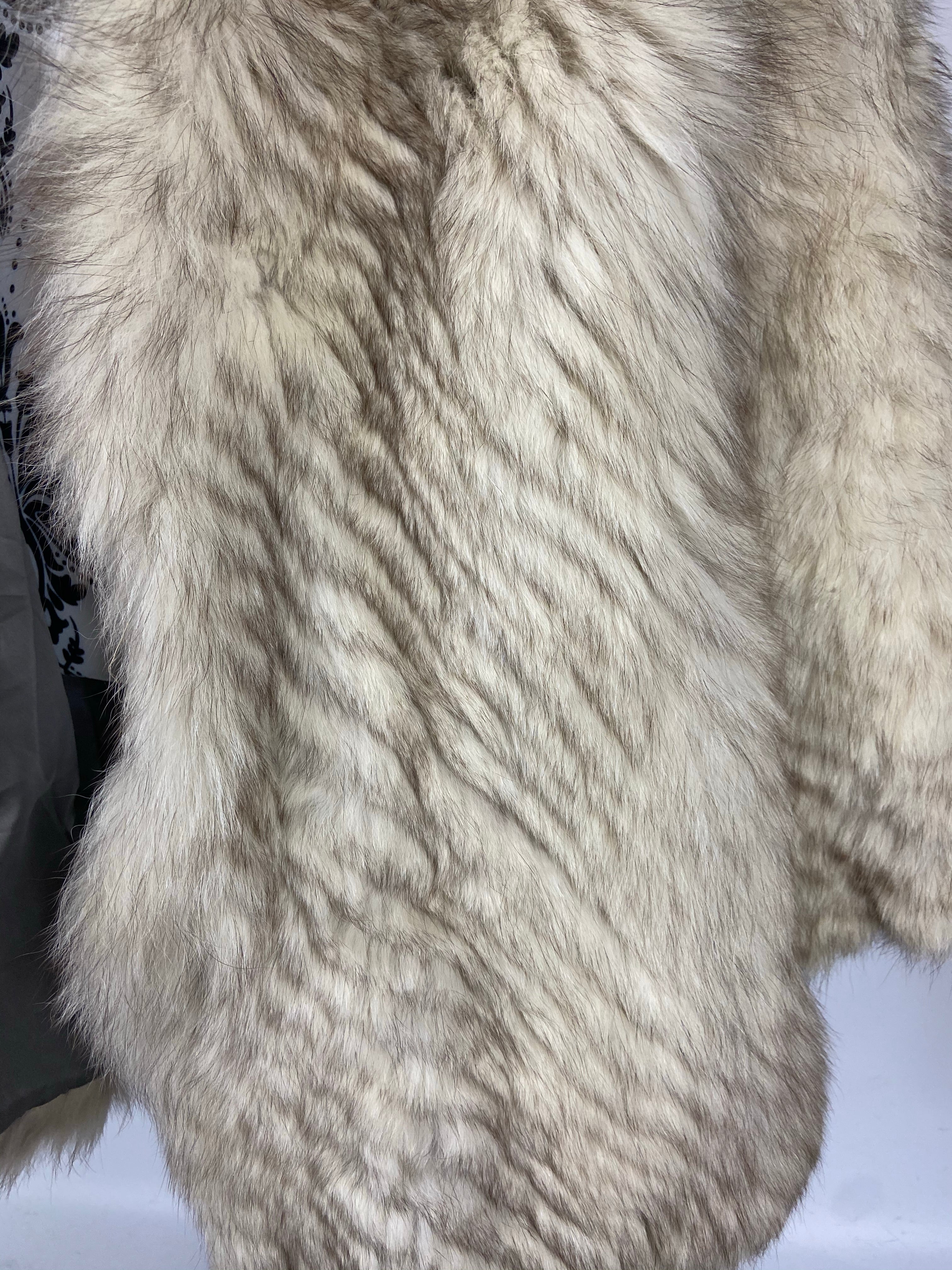 Beautiful Unisex Real Vintage SAGA Ranched Arctic Fox Fur Coat Size: Men’s Small-Medium / Women’s Large-XL