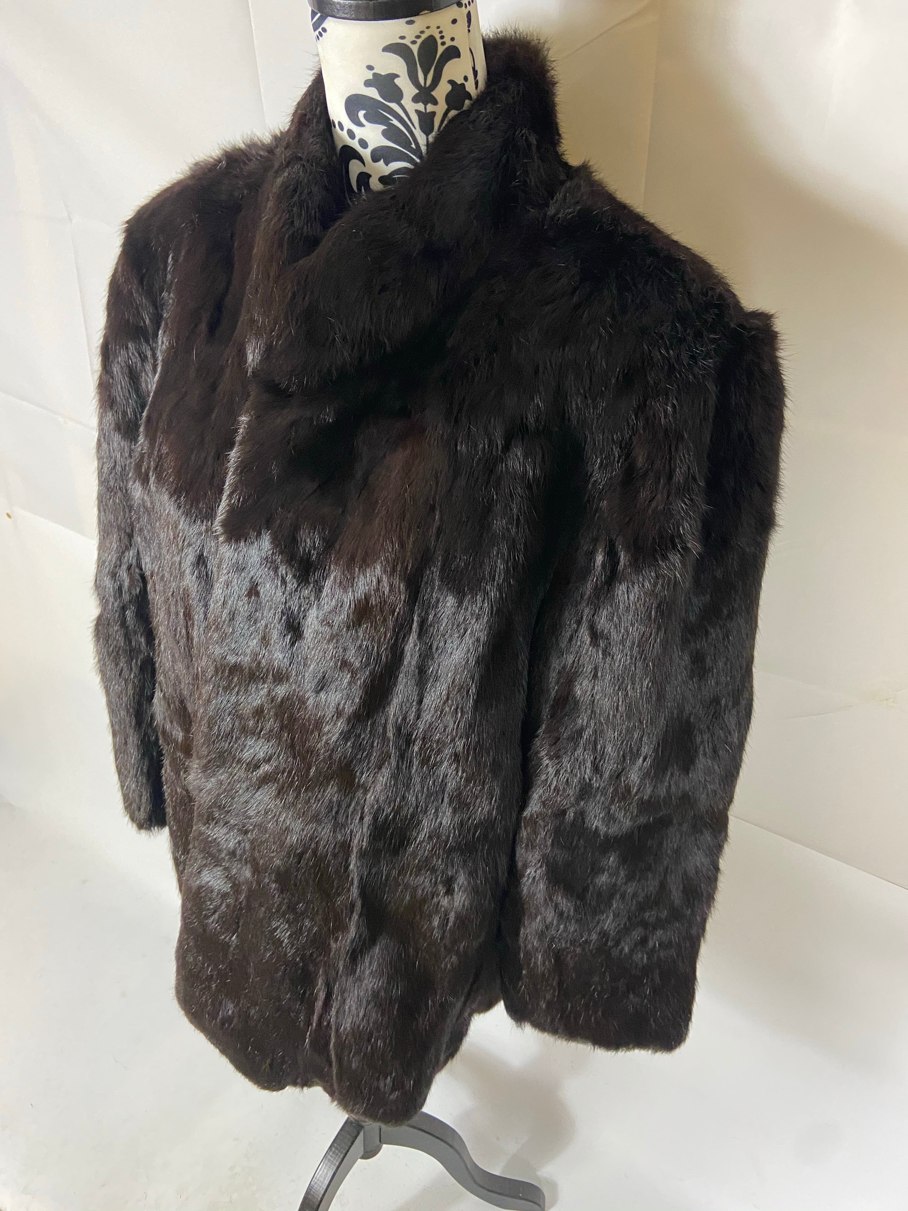 Women’s Vintage Real Mink Fur Coat Size: Medium-Large